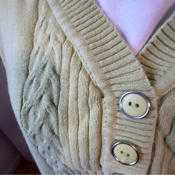 CJ Banks green sweater with white tee look Size 1X - Picture 8 of 8